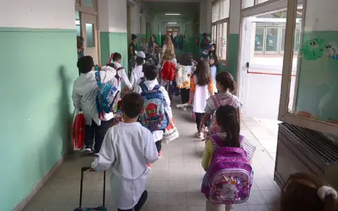 Regreso escalonado de las clases en la provincia.