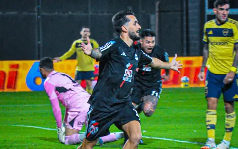 El festejo deb Braian Sánchez en el triunfo parcial de Riestra ante Boca.