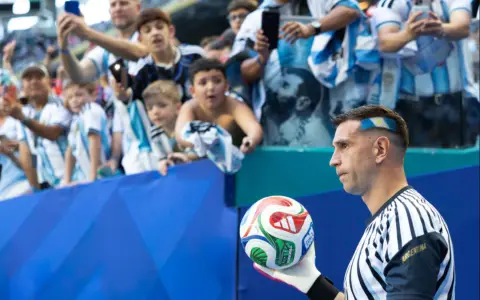 El Dibu tendría la intención de cambiar de aires tras el Mundial 2026