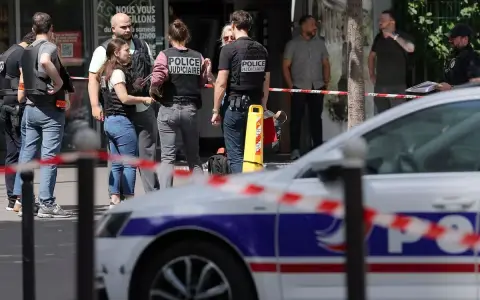 Detuvieron a un hombre en París tras apuñalar a tres mujeres.