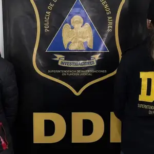 Habla uno de los hijos de la mujer acusada y que ahora fue detenida: "Mi mamá mató a mis tres hermanitas"