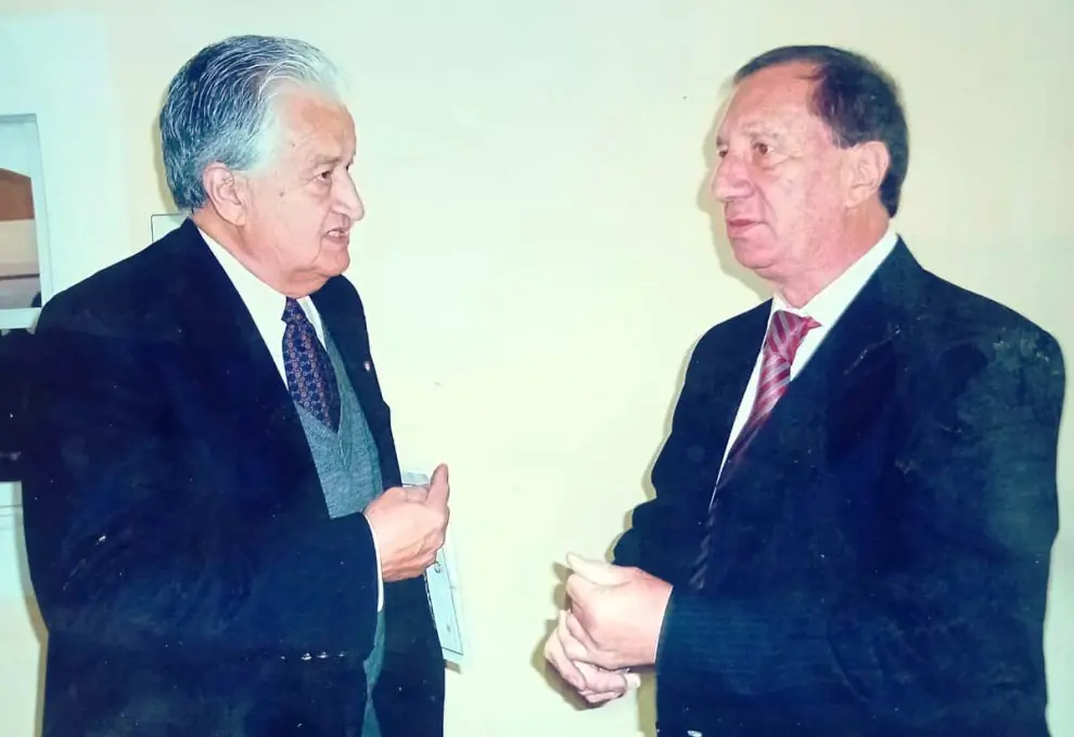 El salteño con Carlos Salvador Bilardo, el DT campeón del Mundo.