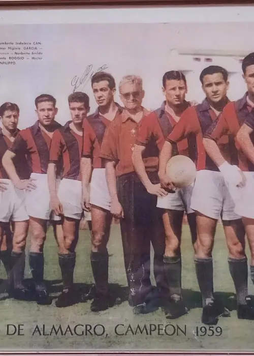 El cuadro del Ciclón campeón en 1959, foto que se publico en El Gráfico.