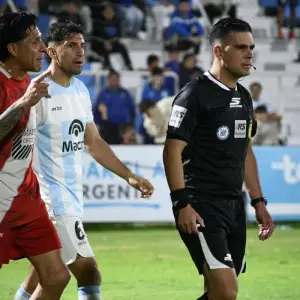 Tras la roja en el Gigante del Norte, Enzo Pérez se expone a una durísima sanción: Qué dice el reglamento sobre su polémico gesto ante Gimnasia